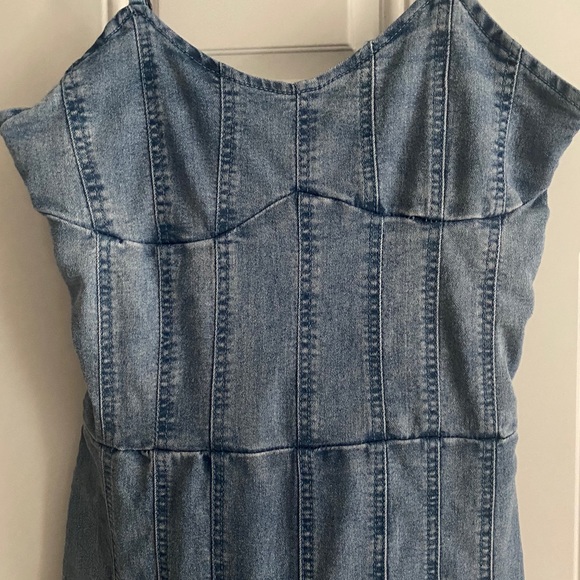 PrettyLittleThing Jean jumpsuit - Picture 3 of 4